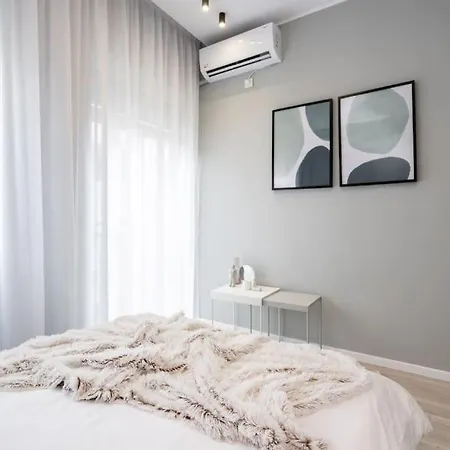 Old Center Calea Victoriei, Star