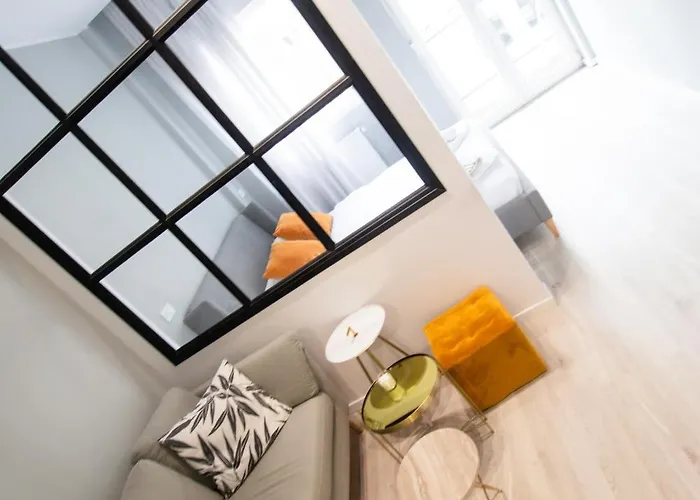 Old Center Calea Victoriei, Star