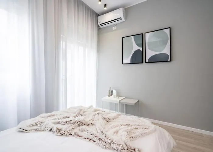 Old Center Calea Victoriei, Star