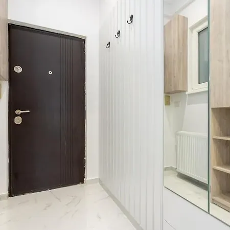 Old Center Calea Victoriei, Star *