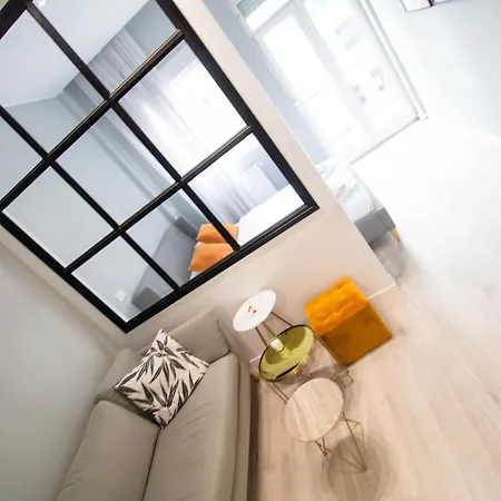 Old Center Calea Victoriei, Star