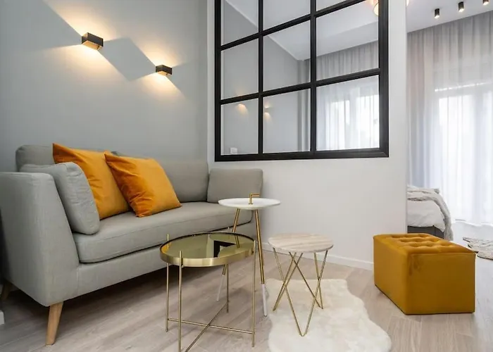 Old Center Calea Victoriei, Star *